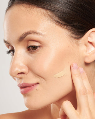 Nutridome moisturising BB face cream SPF 50 with hyaluronic acid and vitamin C 01 Ivory - 2