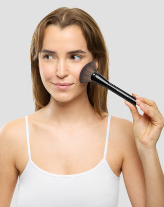 Nutridome multifunctional brush with flat bristles for bronzer, blusher and highlighter - 2