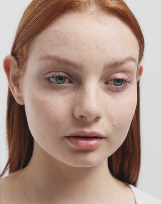 Nutridome 12-hour light mattifying full-coverage face foundation for olive skin 03 Nude - 4