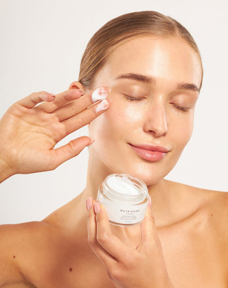 Nutridome smoothing and firming night face cream with hyaluronic acid - 3